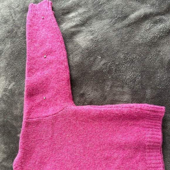 Pink Sweater - Picture 3 of 5
